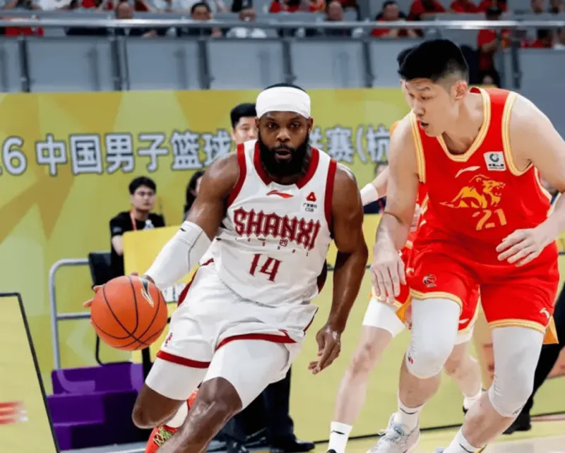 开云-马尔科-奈特全场8中2得到7分3篮板3助攻，出现4次失误